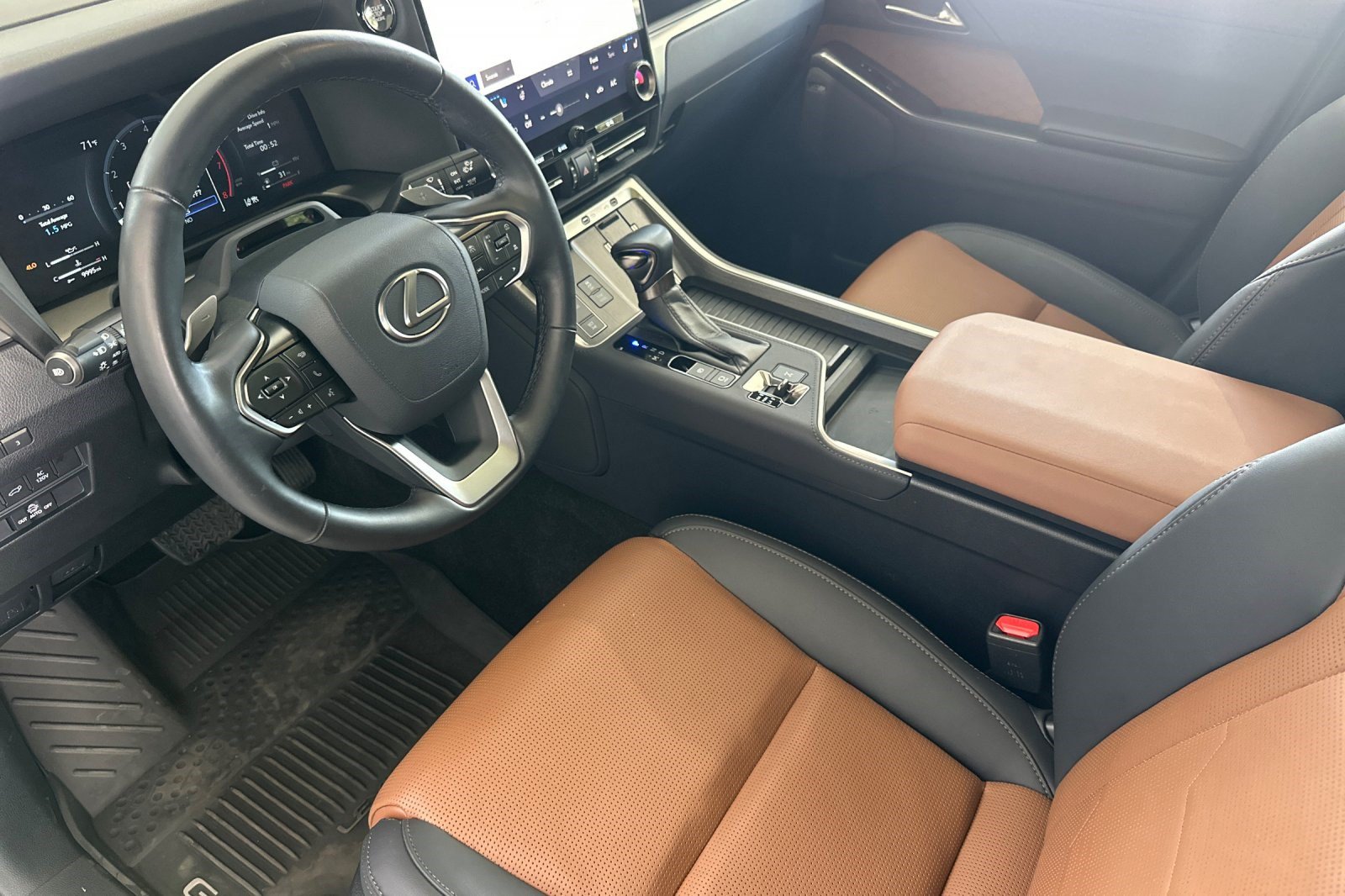 Certified 2024 Lexus GX 550 w/ Cold Area Package AWD/4WD image 11