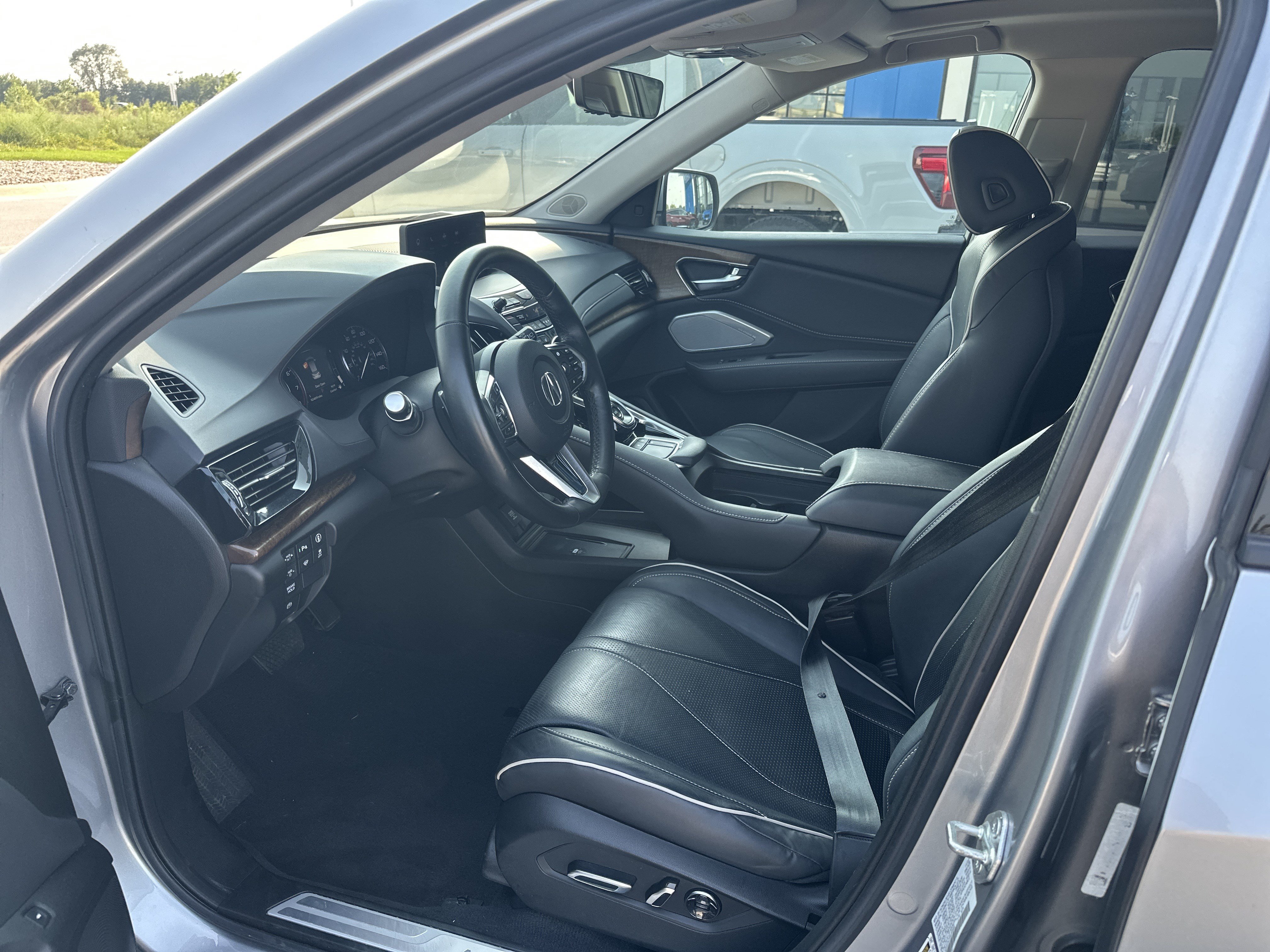 Used 2023 Acura RDX AWD w/ Advance Package image 9