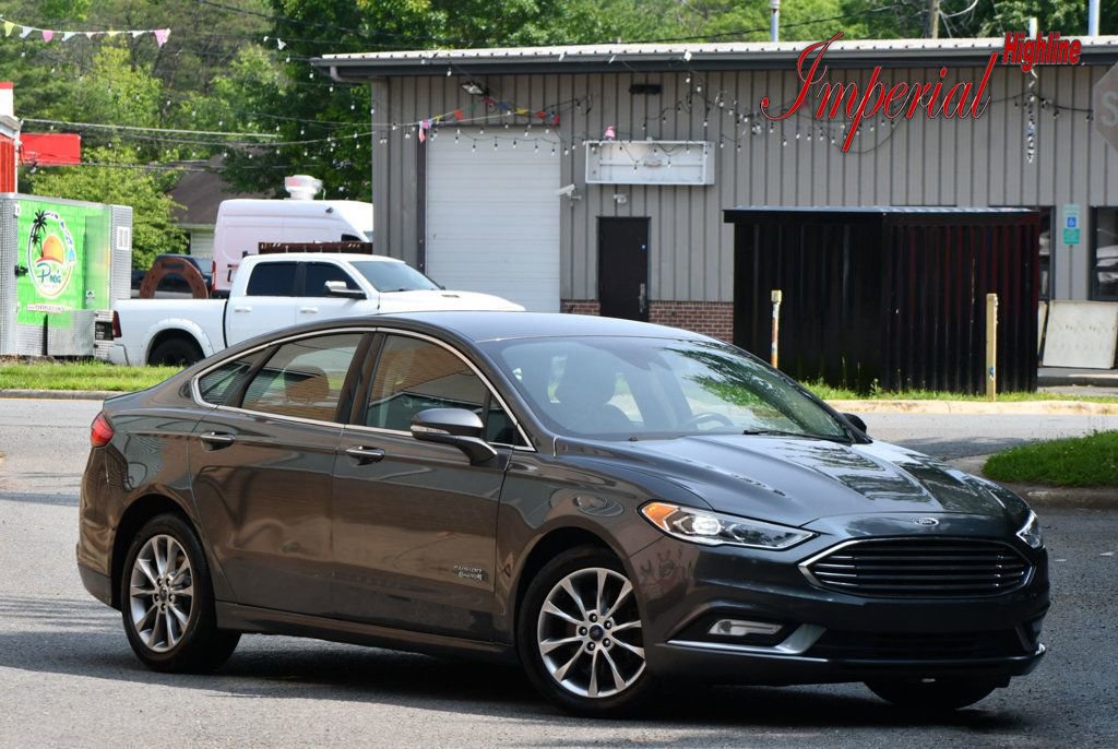 Used 2017 Ford Fusion Energi SE video 1