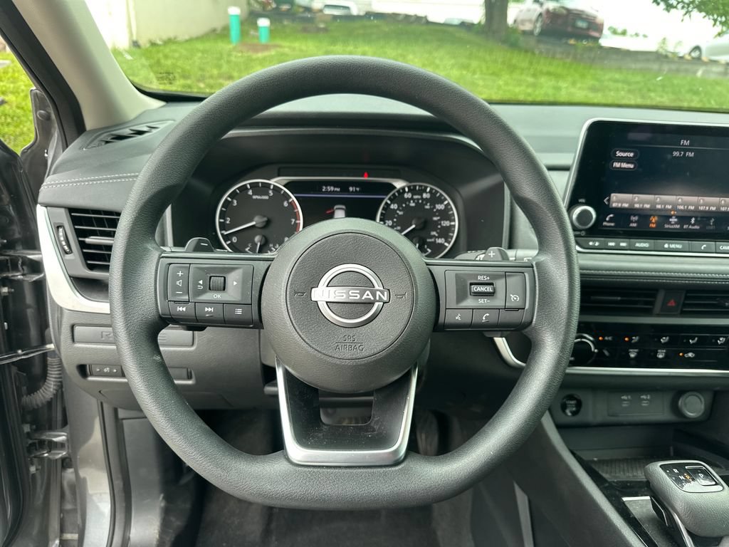 Used 2024 Nissan Rogue S FWD image 15