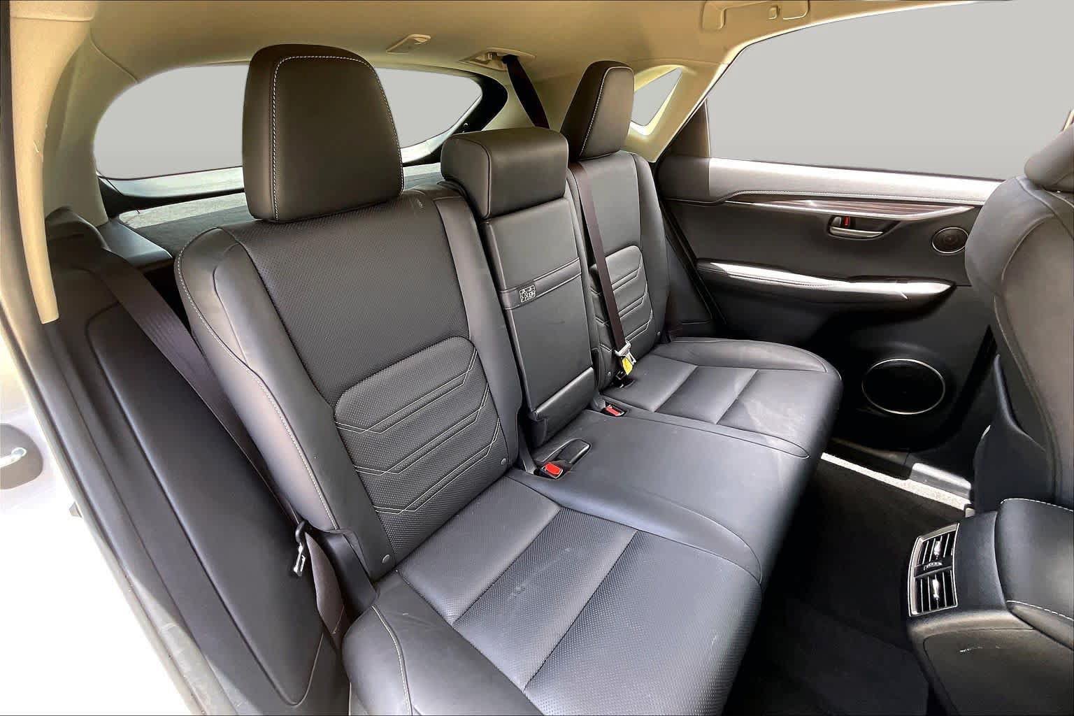Used 2015 Lexus NX 200t FWD w/ Luxury Package image 17