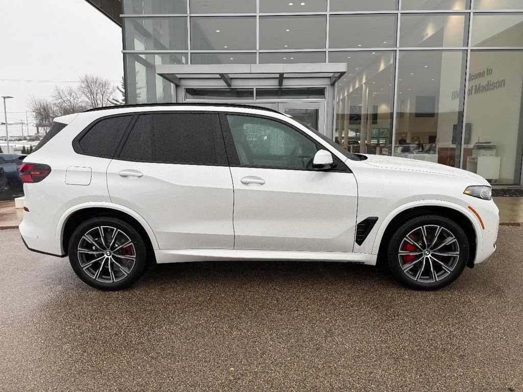 New 2026 BMW X5 xDrive40i w/ Executive Package AWD/4WD image 2