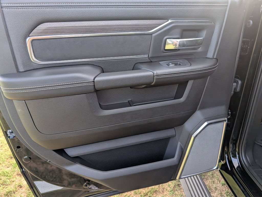 New 2026 RAM 3500 Laramie AWD/4WD image 26
