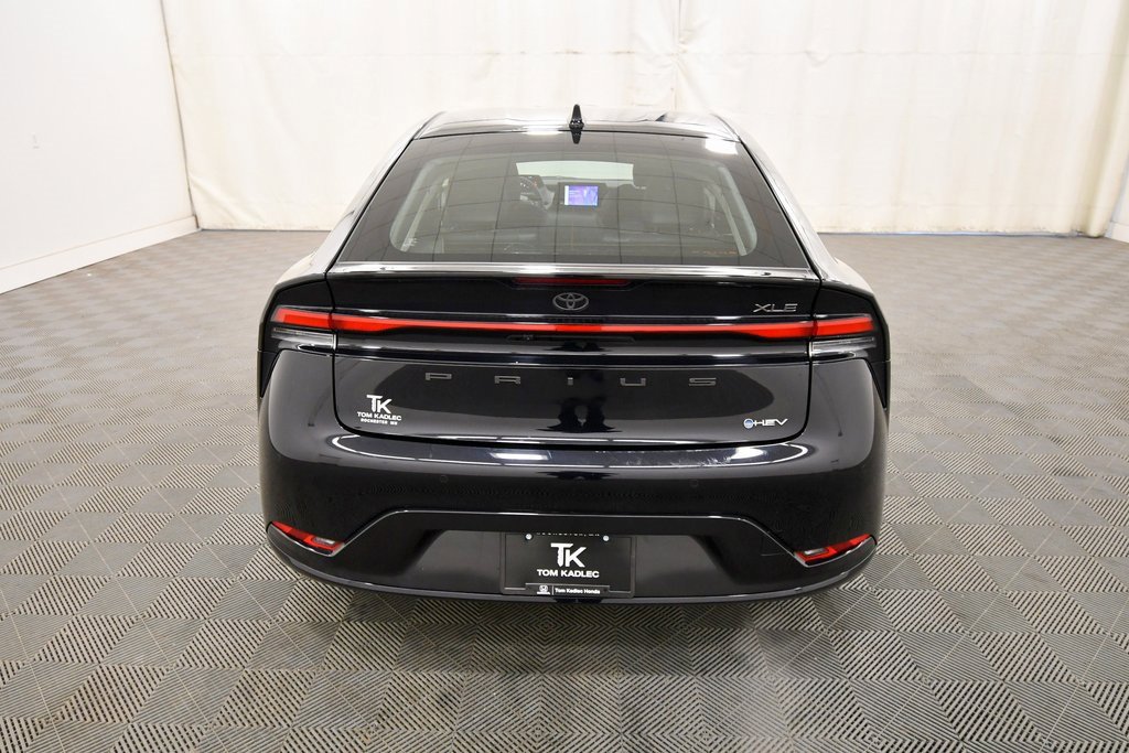 Used 2024 Toyota Prius XLE image 6