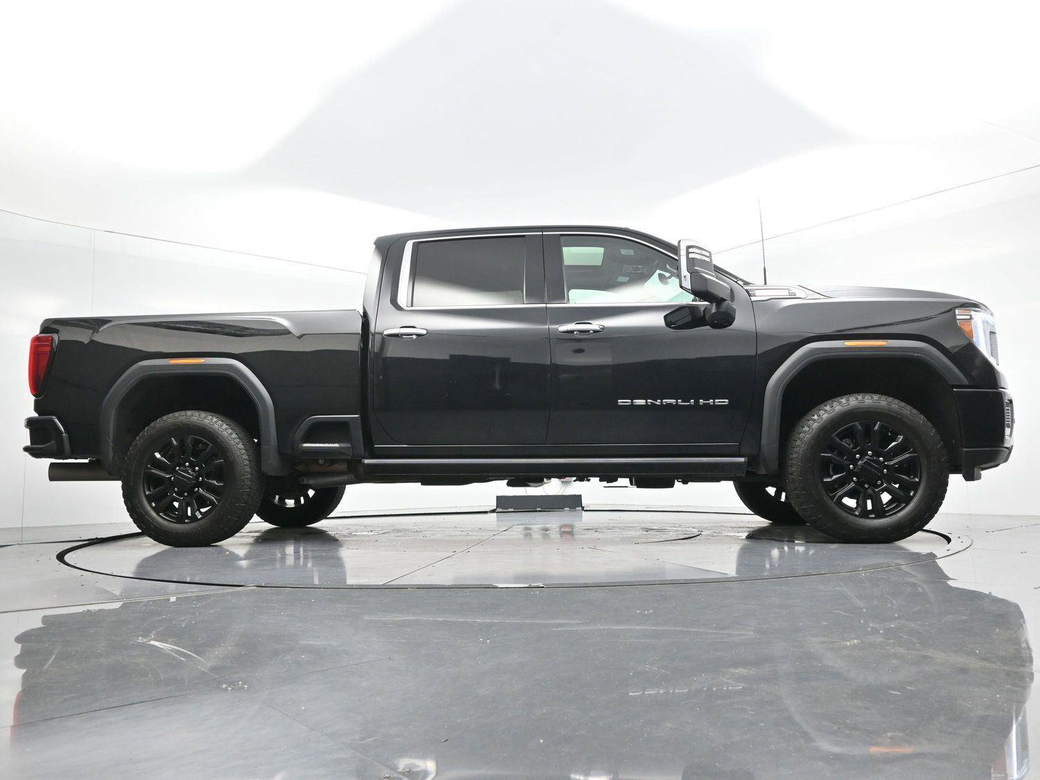 Used 2021 GMC Sierra 2500 Denali w/ Denali Black Diamond Edition AWD/4WD image 47