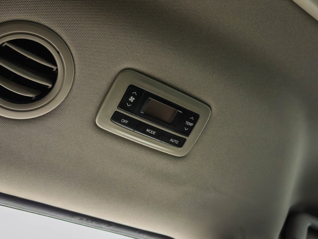 Used 2020 Toyota Sienna Limited Premium w/ Carpet Mat Package AWD/4WD image 20