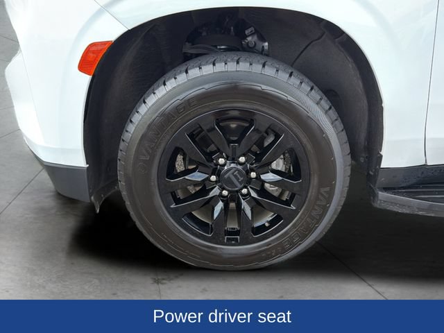 Certified 2024 Chevrolet Suburban LT RWD image 29