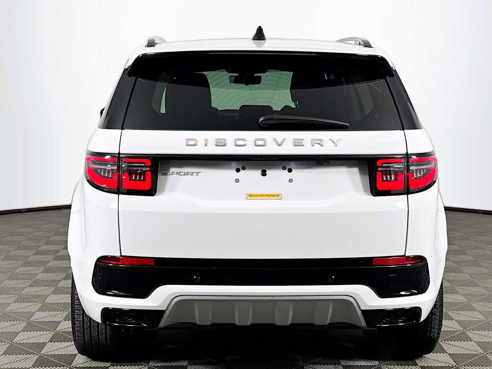 Used 2025 Land Rover Discovery Sport S image 6