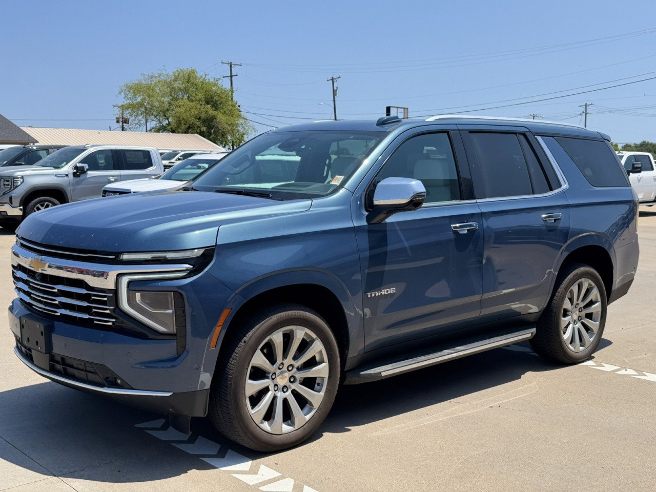 Used 2025 Chevrolet Tahoe Premier RWD image 2