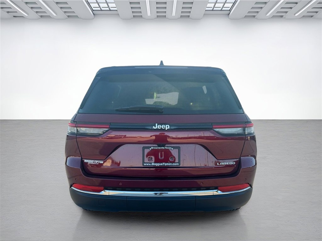 New 2025 Jeep Grand Cherokee Laredo image 4