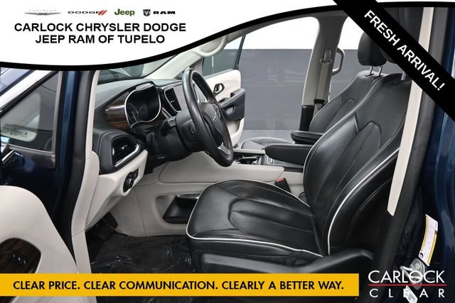 Used 2023 Chrysler Pacifica Limited FWD image 12