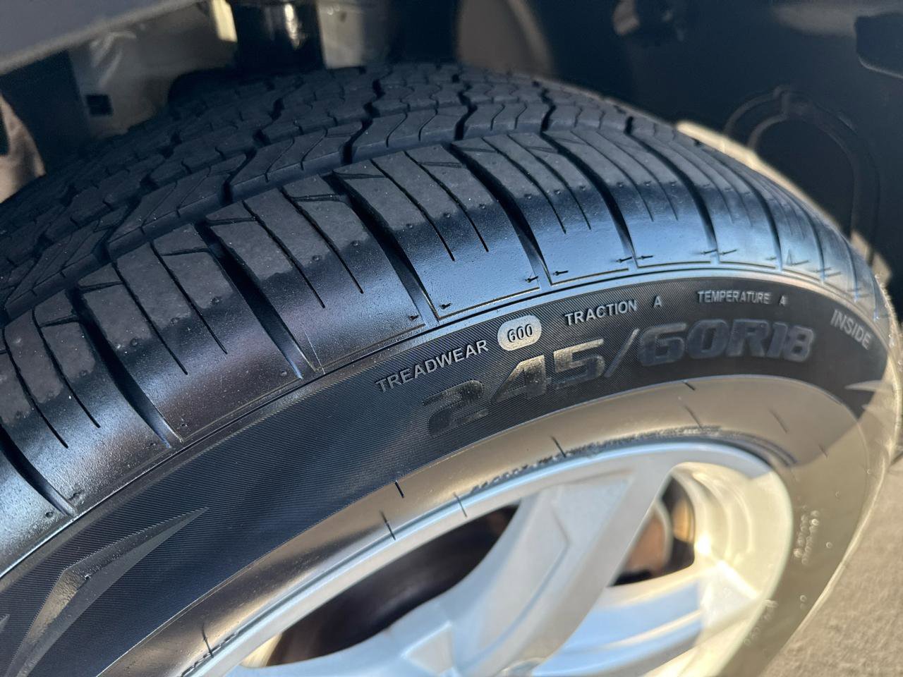 Used 2018 Ford Explorer XLT FWD image 30