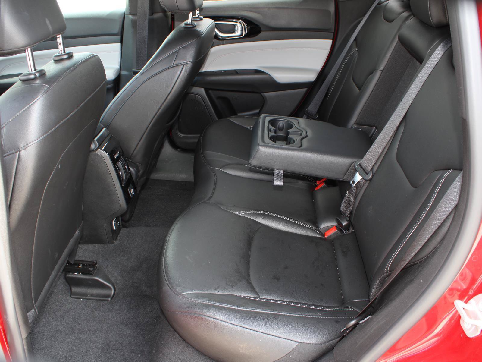 Used 2025 Jeep Compass Limited AWD/4WD image 17