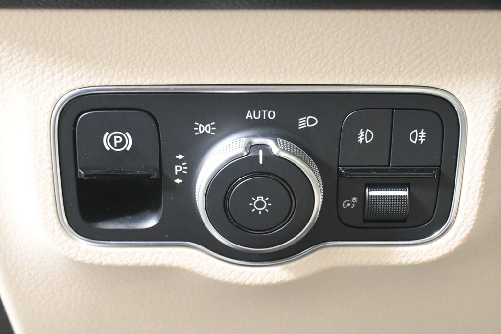 Used 2022 Mercedes-Benz GLB 250 4MATIC image 26