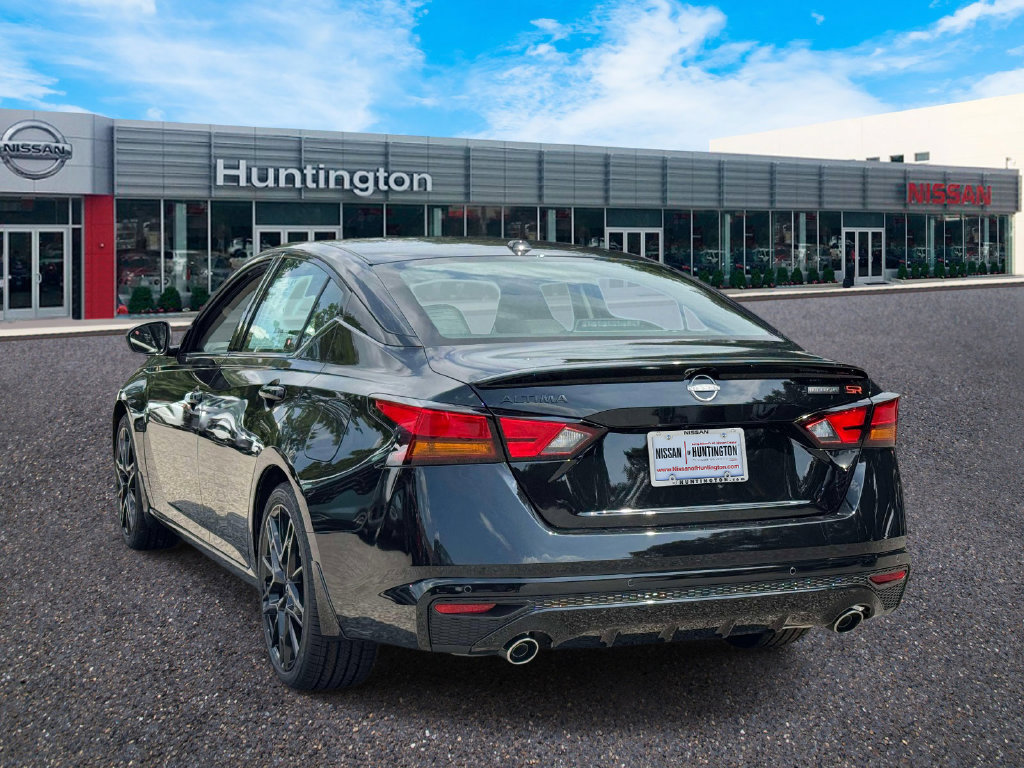 New 2026 Nissan Altima 2.5 SR w/ SR Midnight Edition Package FWD image 5