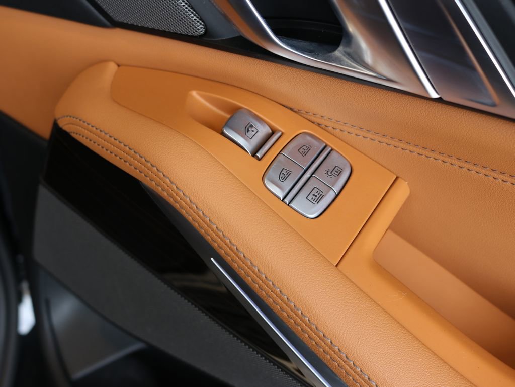 Used 2023 BMW X7 xDrive40i w/ M Sport Package AWD/4WD image 37