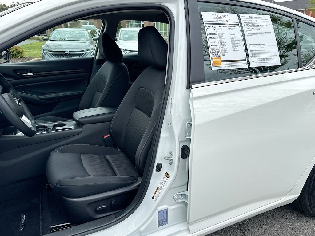 Used 2025 Nissan Altima 2.5 SV image 23