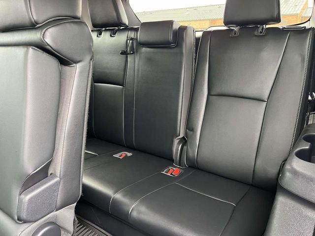 Used 2021 Toyota Highlander Limited image 17