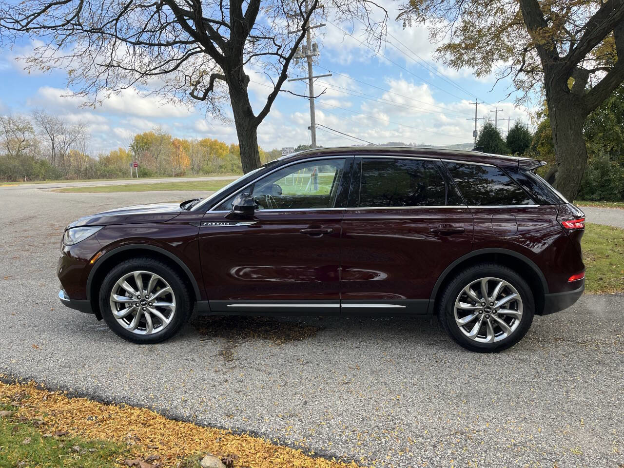 Used 2021 Lincoln Corsair AWD w/ Premium Package image 2