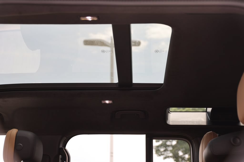 New 2026 Land Rover Defender 110 X AWD/4WD image 13