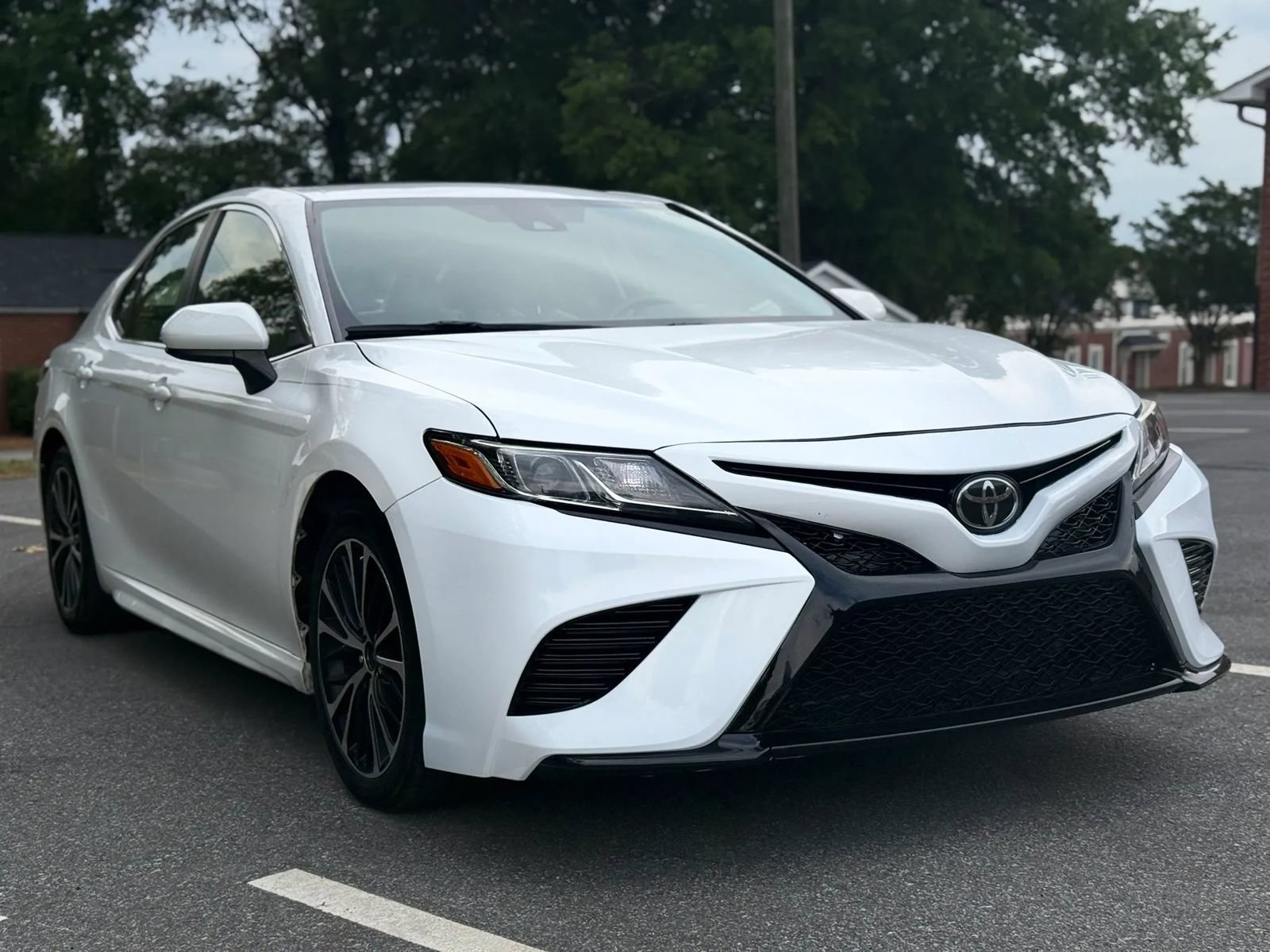 Used 2018 Toyota Camry SE FWD image 8