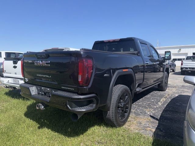 Used 2021 GMC Sierra 2500 Denali w/ Denali Black Diamond Edition AWD/4WD image 3