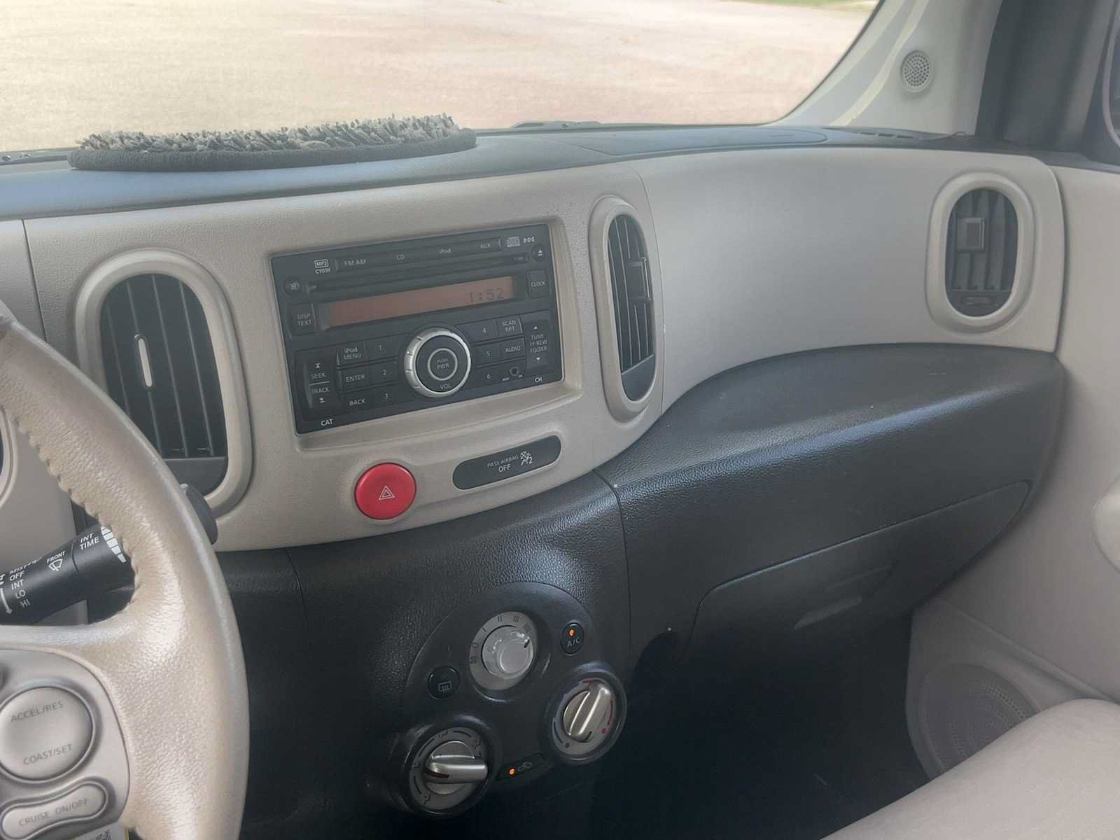 Used 2013 Nissan Cube 1.8 S w/ Interior Designer Pkg FWD image 19
