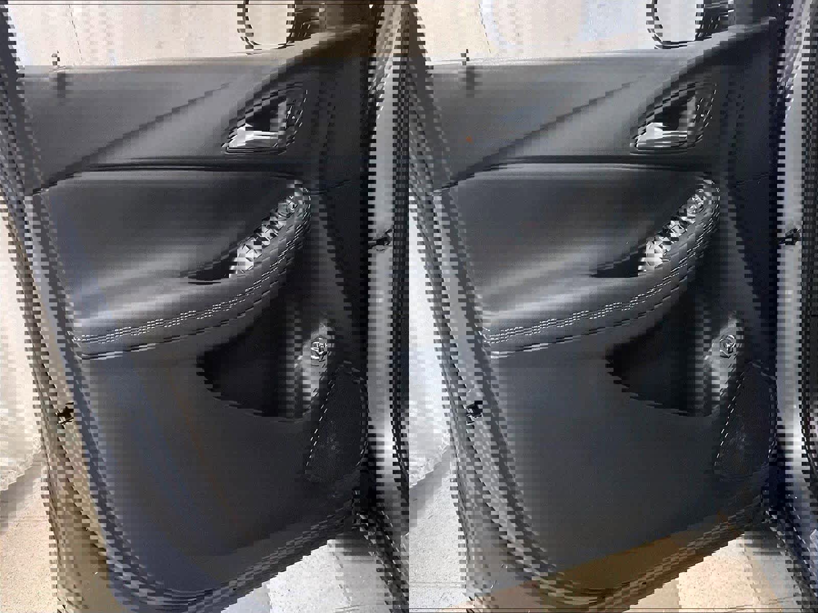 Used 2022 Buick Encore GX Select image 9