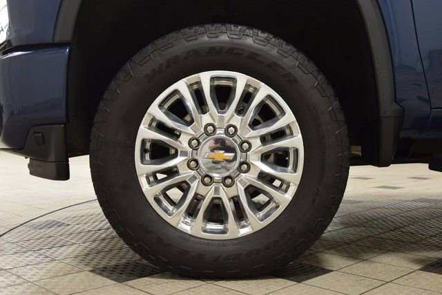 Used 2022 Chevrolet Silverado 3500 High Country AWD/4WD image 28