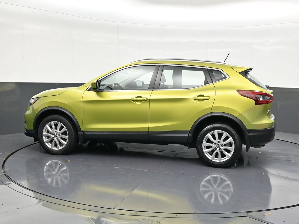 Used 2021 Nissan Rogue Sport SV FWD image 2