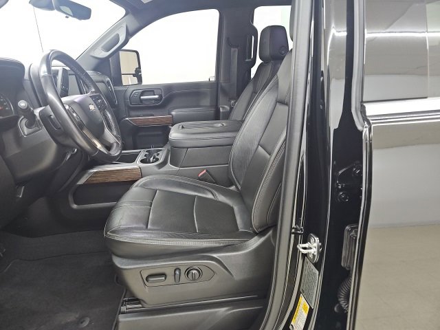 Used 2022 Chevrolet Silverado 2500 High Country image 2