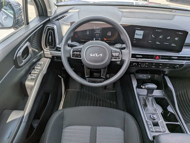 Used 2025 Kia Sorento LX FWD image 17
