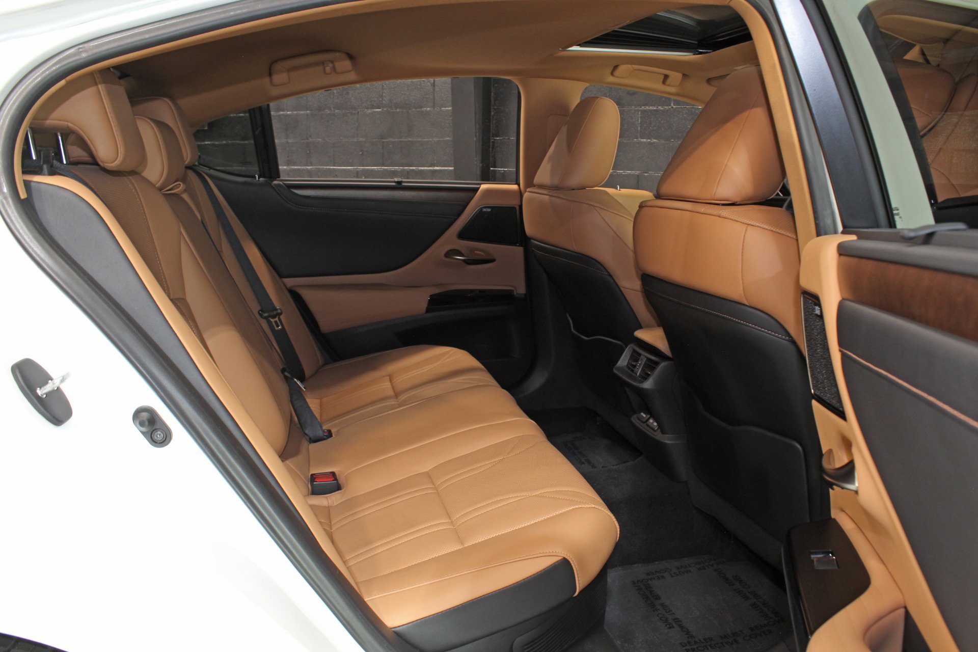 Used 2022 Lexus ES 300h Ultra Luxury w/ Accessory Package 2 FWD image 44