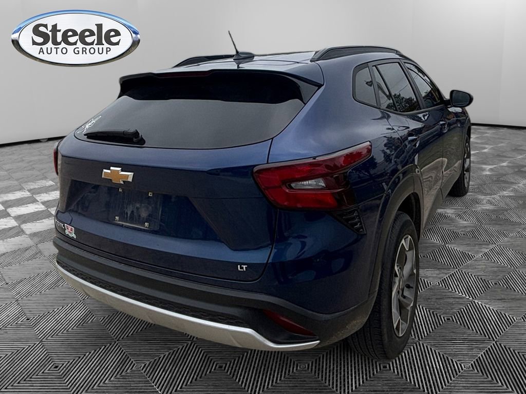 Used 2024 Chevrolet Trax LT FWD image 5