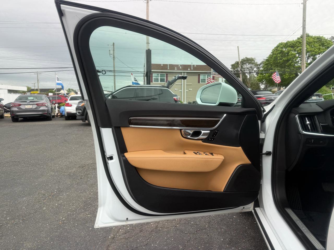 Used 2018 Volvo S90 T5 Momentum w/ Convenience Package AWD/4WD image 9