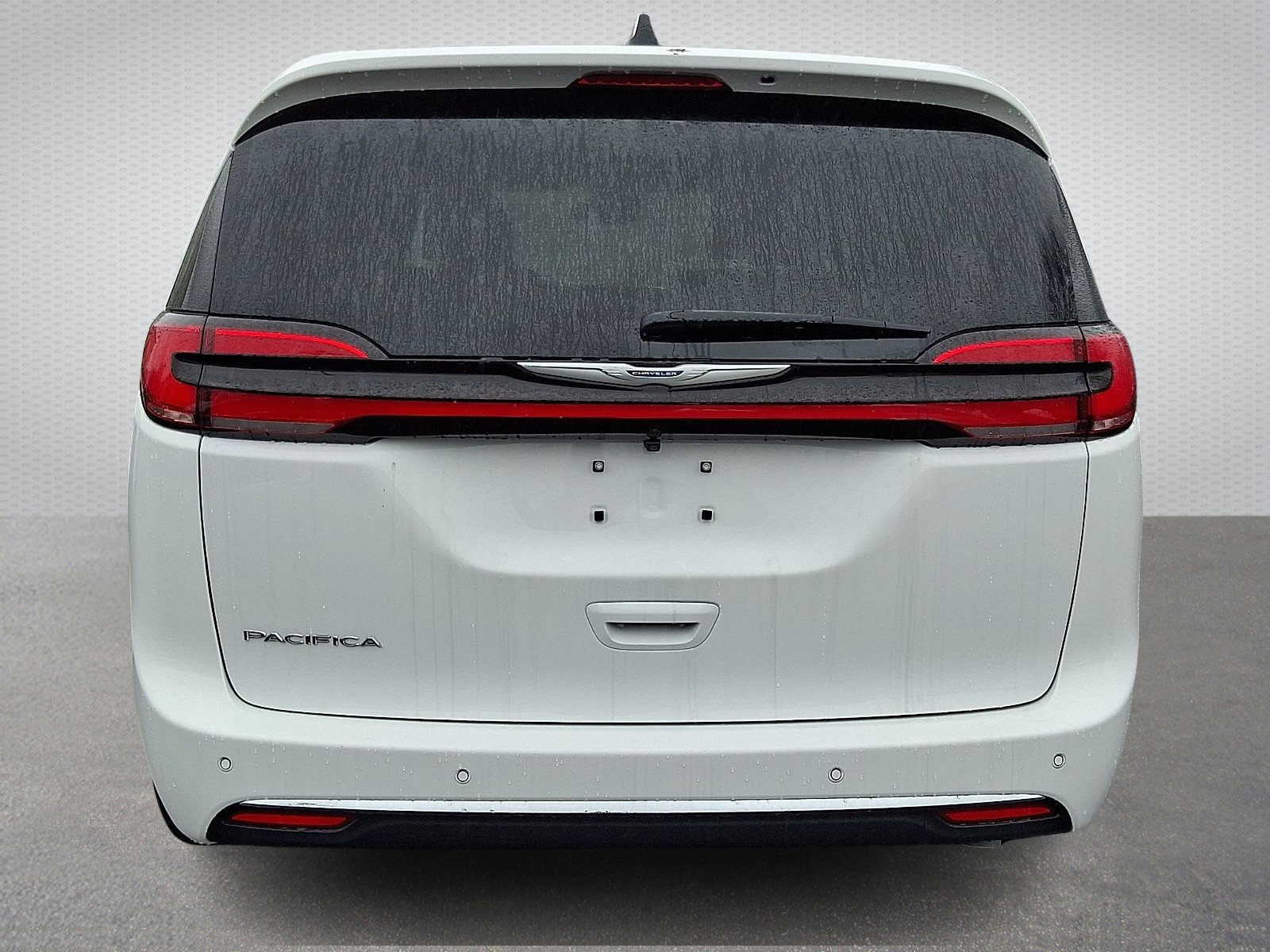 New 2026 Chrysler Pacifica Select image 3
