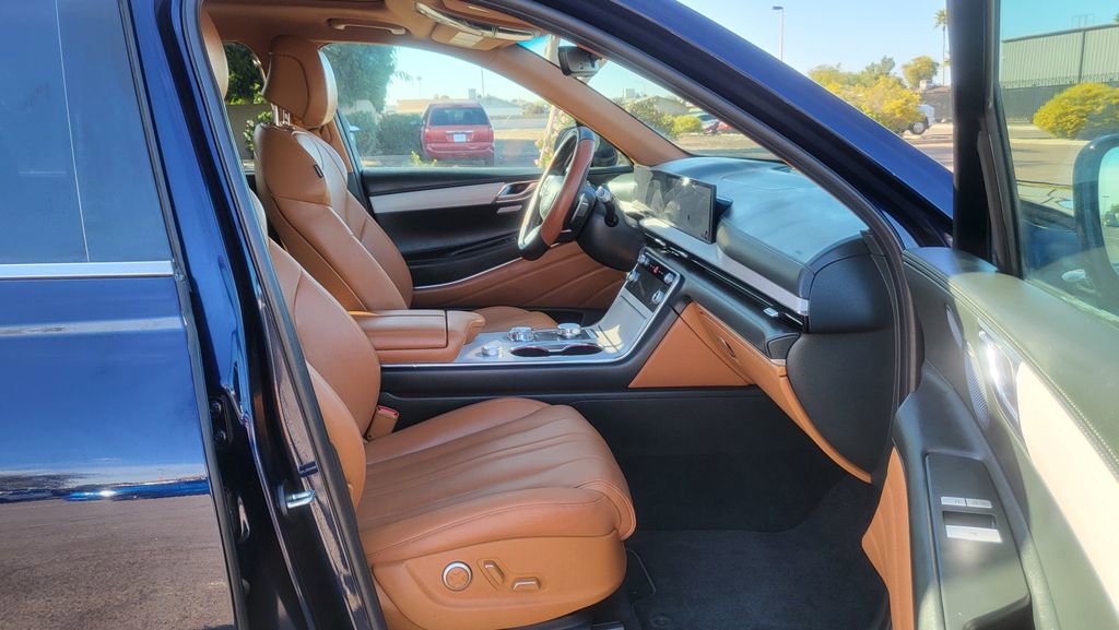 Used 2025 Genesis GV80 2.5T Advanced AWD/4WD image 17