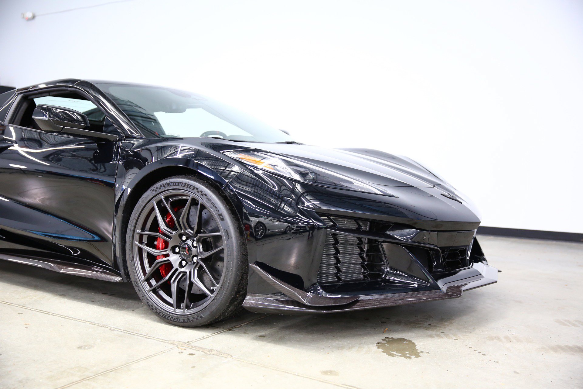 Used 2024 Chevrolet Corvette Z06 w/ Z07 Performance Package RWD image 71