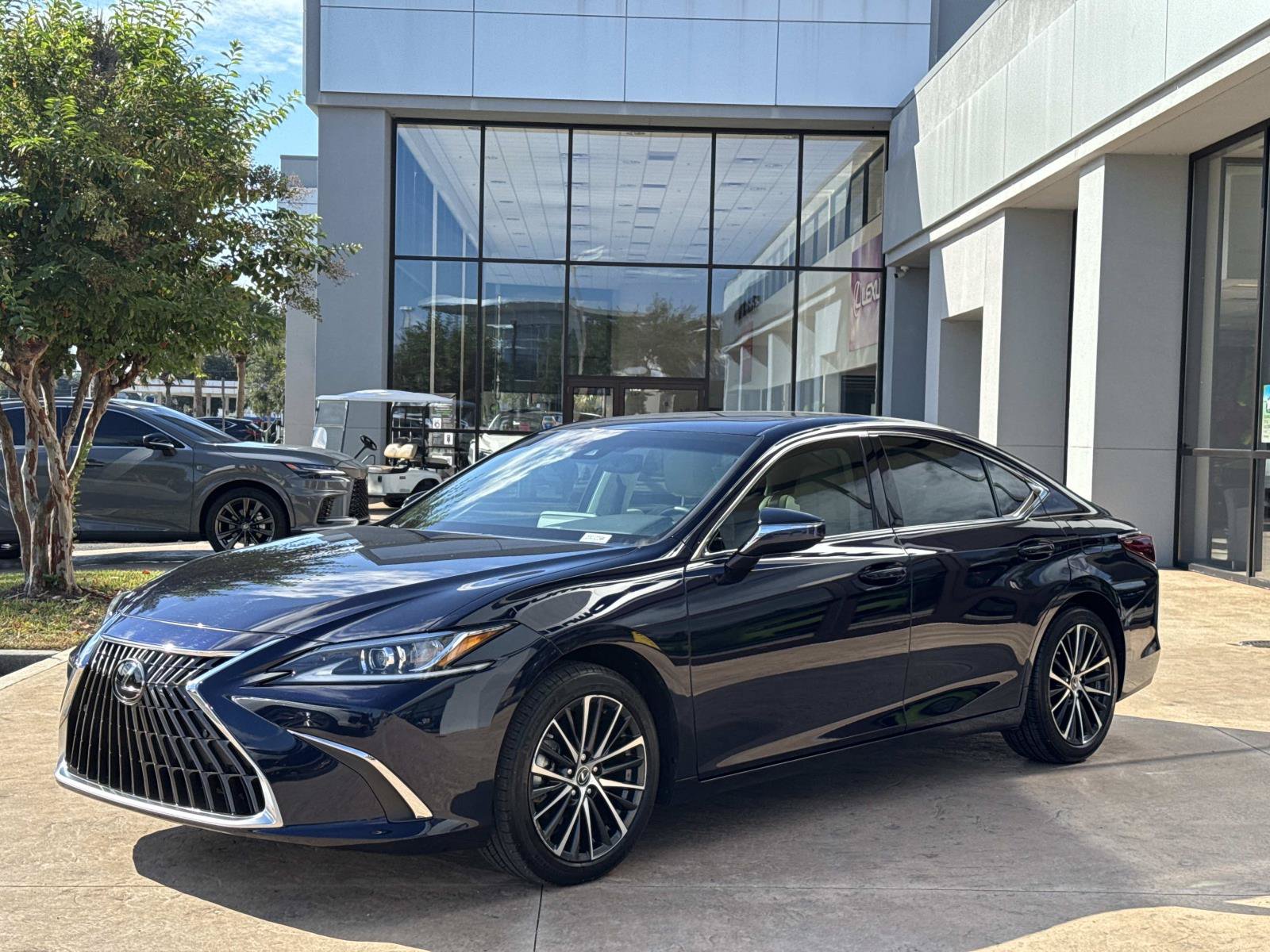 Used 2024 Lexus ES 350 w/ Premium Package FWD image 7