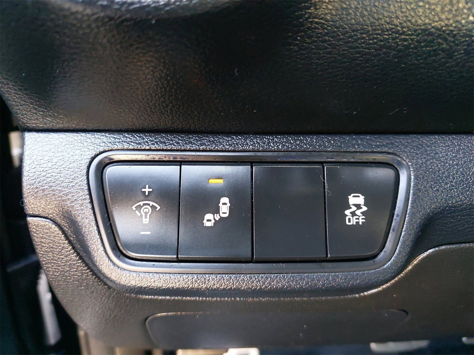 Certified 2022 Kia Forte GT image 29