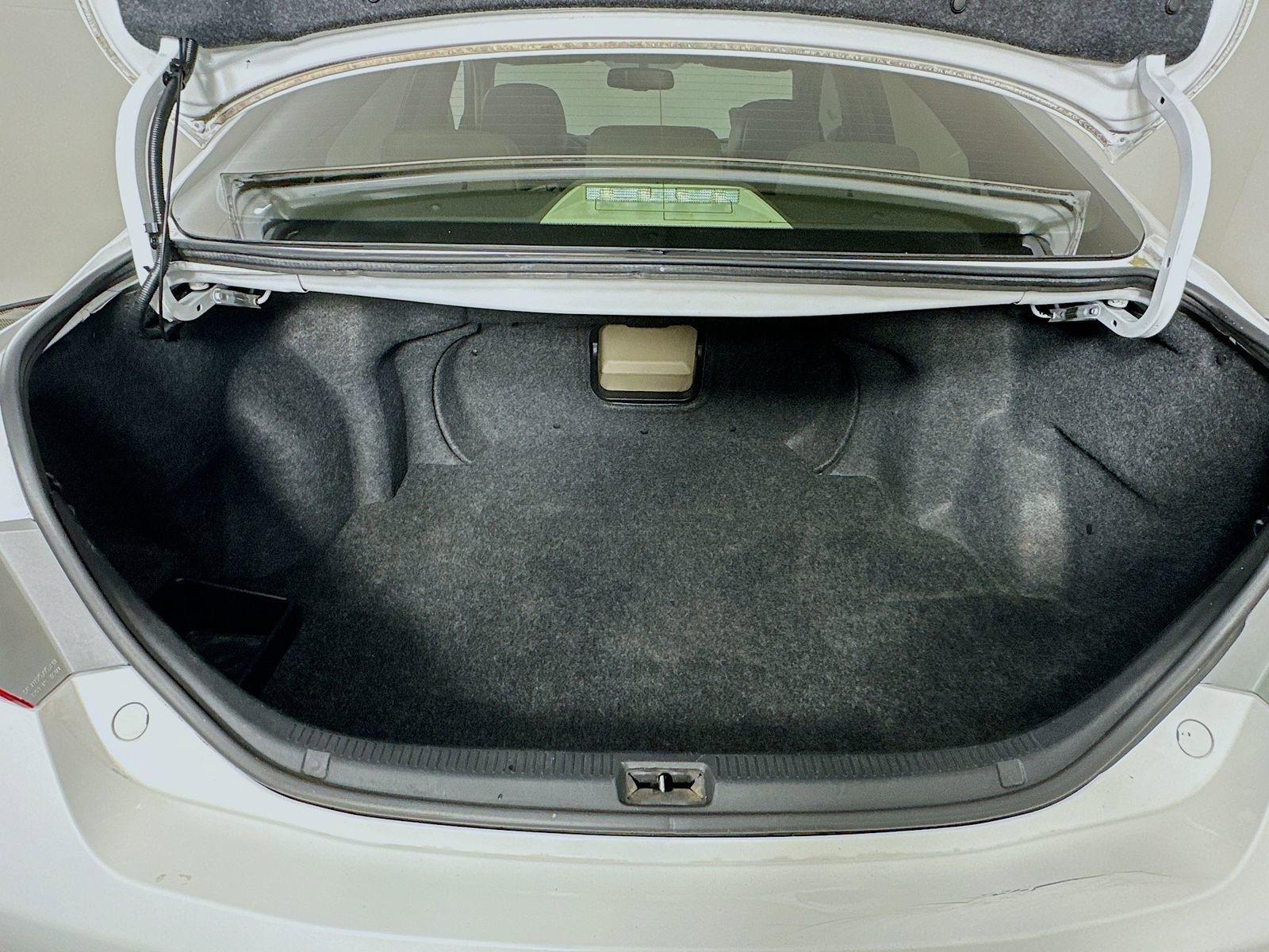 Used 2010 Toyota Camry XLE FWD image 26