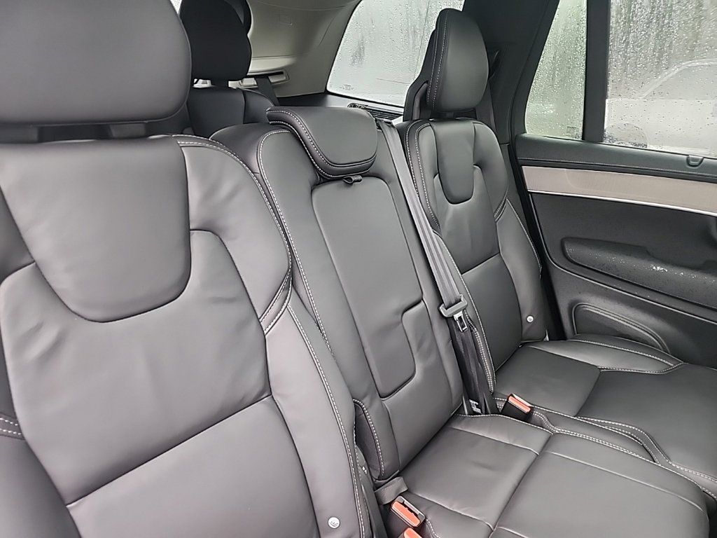 Used 2025 Volvo XC90 T8 Ultra w/ Protection Package Premier AWD/4WD image 17