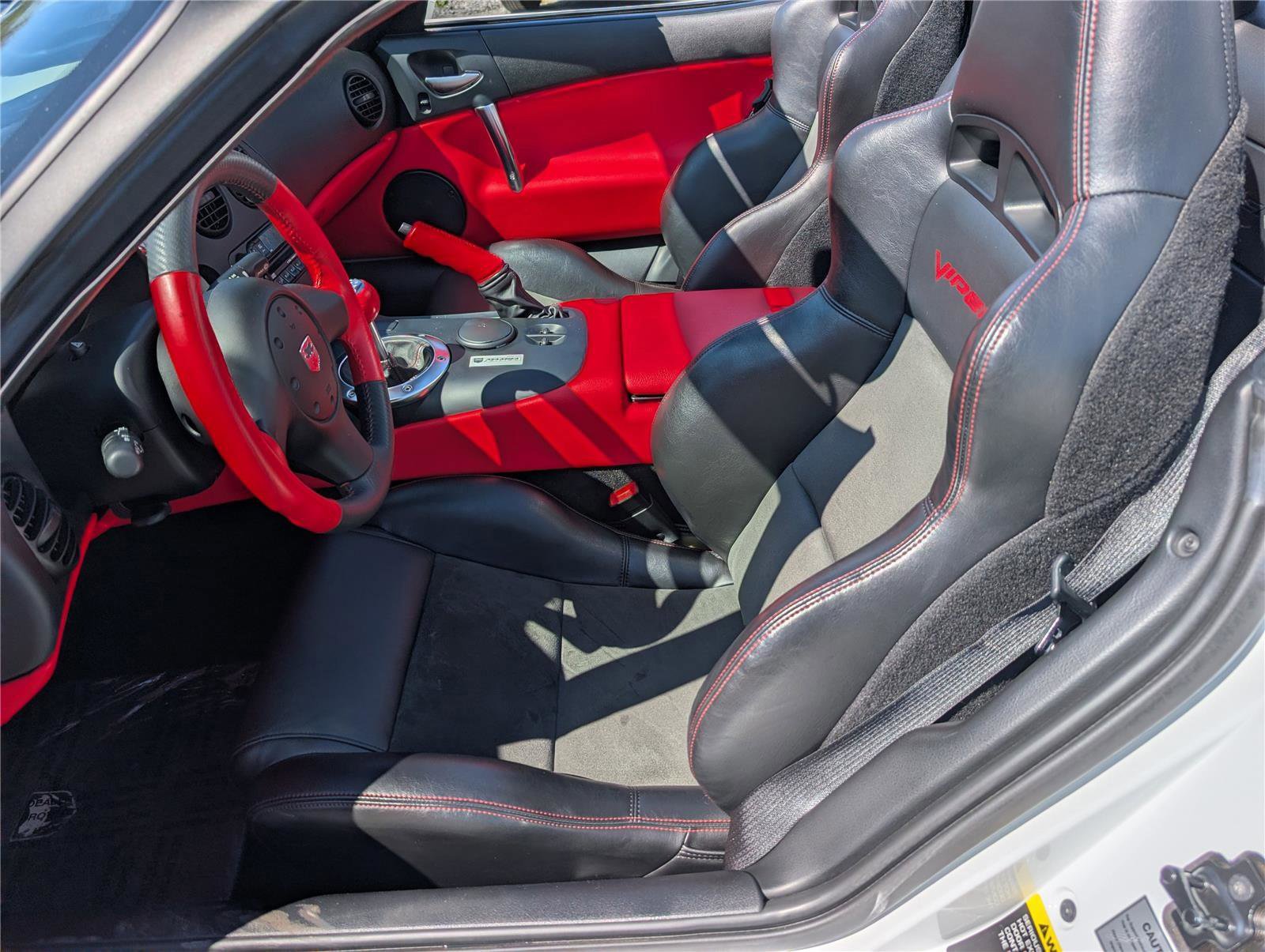 Used 2004 Dodge Viper SRT-10 image 14