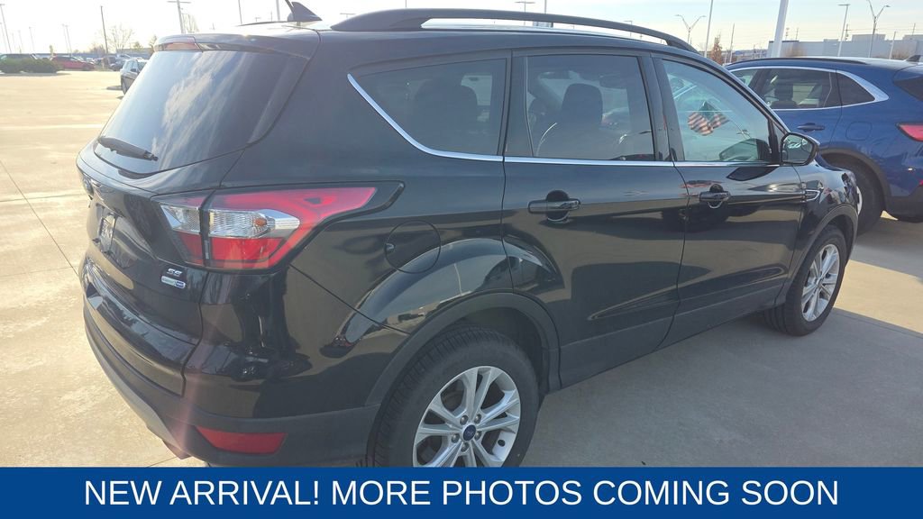 Used 2018 Ford Escape SE w/ SE Sync 3 Package image 5