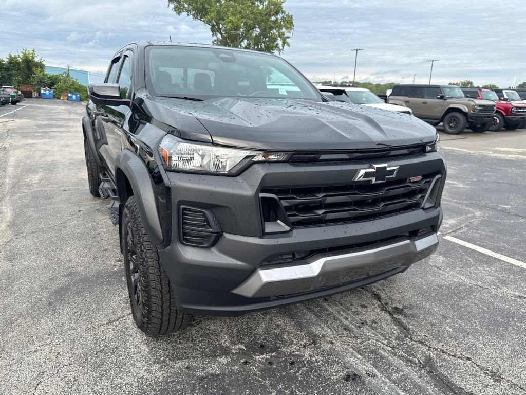 Used 2024 Chevrolet Colorado Trail Boss w/ Technology Package AWD/4WD image 53