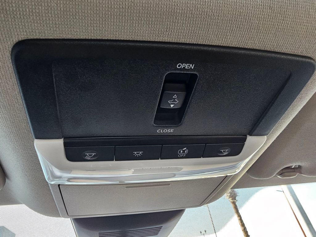 Used 2025 Nissan Sentra SV w/ SV Premium Package image 24