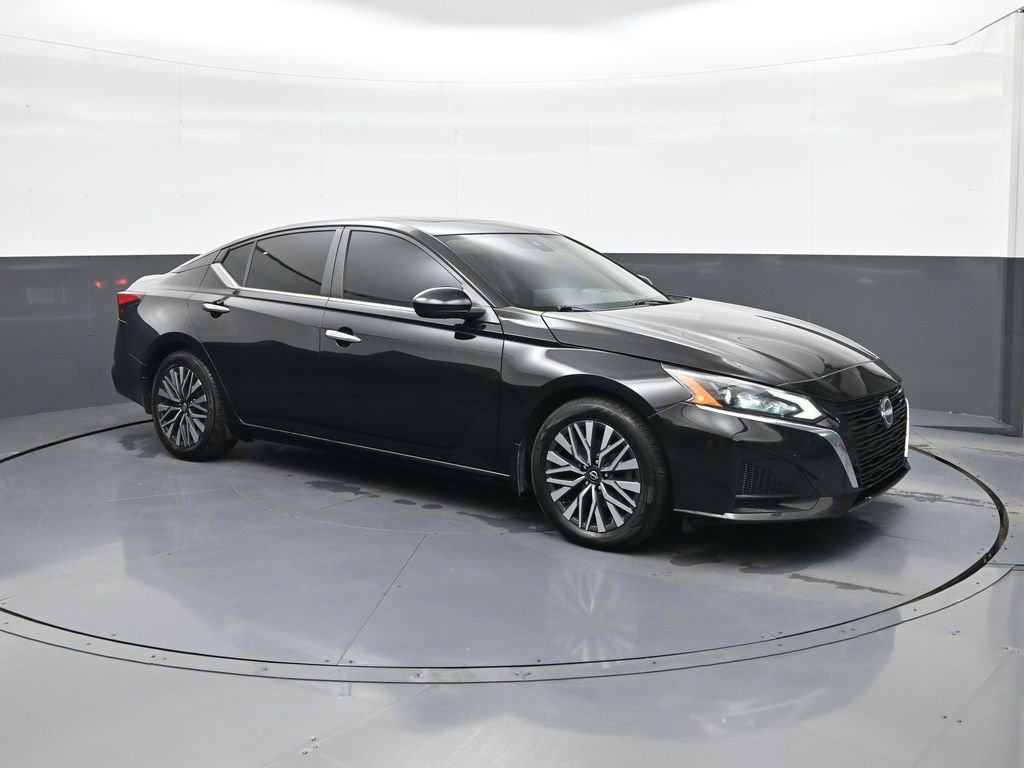 Used 2023 Nissan Altima 2.5 SV w/ SV Premium Package FWD video 1