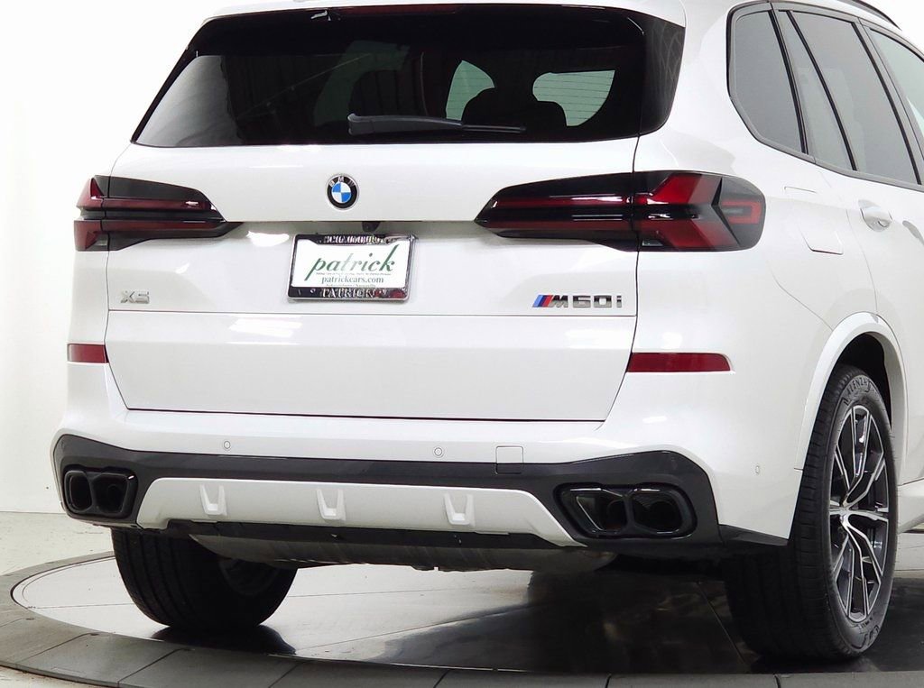 Used 2025 BMW X5 M60i w/ Executive Package image 11