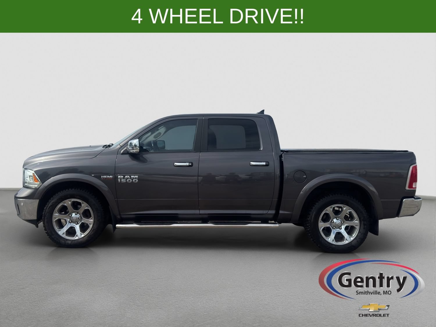 Used 2017 RAM 1500 Laramie w/ Convenience Group AWD/4WD image 3