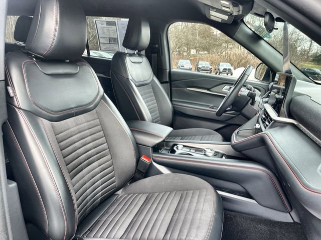 Used 2025 Ford Explorer ST-Line image 28